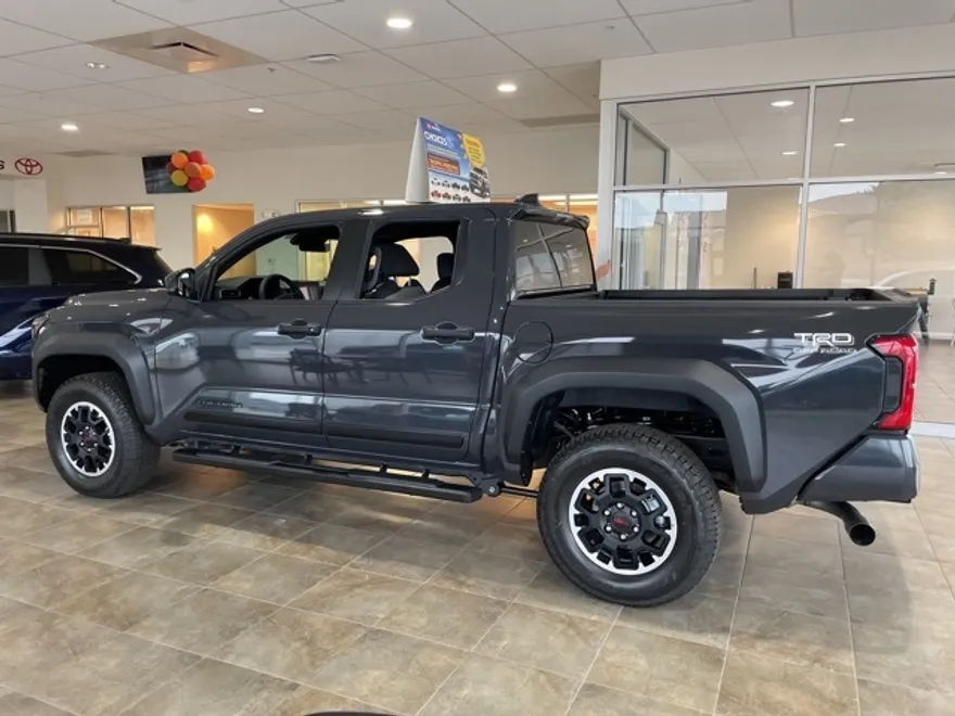 2025 Toyota Tacoma TRD Off-Road Double Cab photo 1