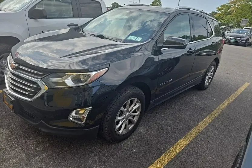 2018 Chevrolet Equinox LT photo 1