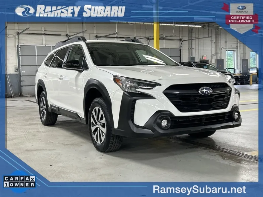 2024 Subaru Outback Premium photo 1