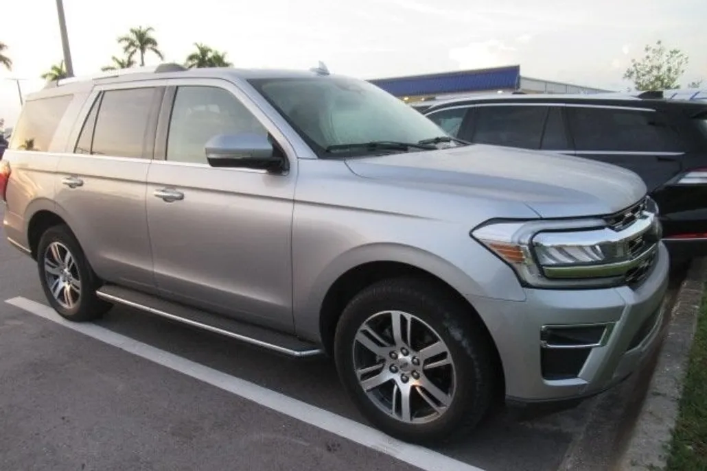 2023 Ford Expedition Limited photo 1
