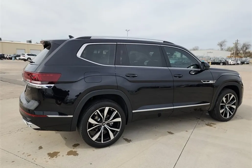 2025 Volkswagen Atlas SEL Premium R-Line photo 1