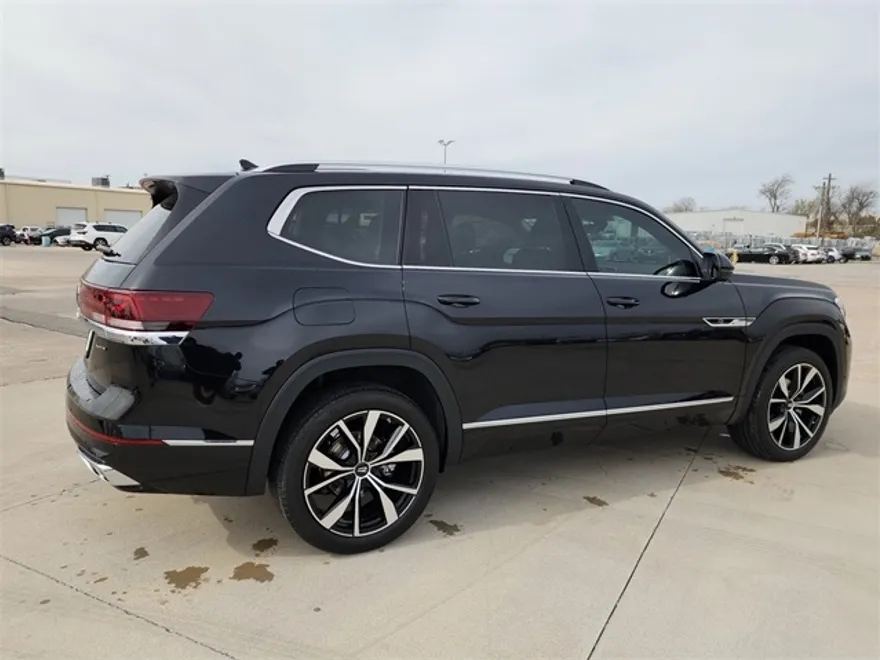 2025 Volkswagen Atlas SEL Premium R-Line photo 1