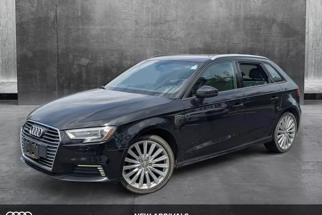 2017 Audi A3 E-tron Premium photo 1