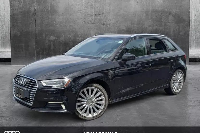 2017 Audi A3 E-tron Premium photo 1