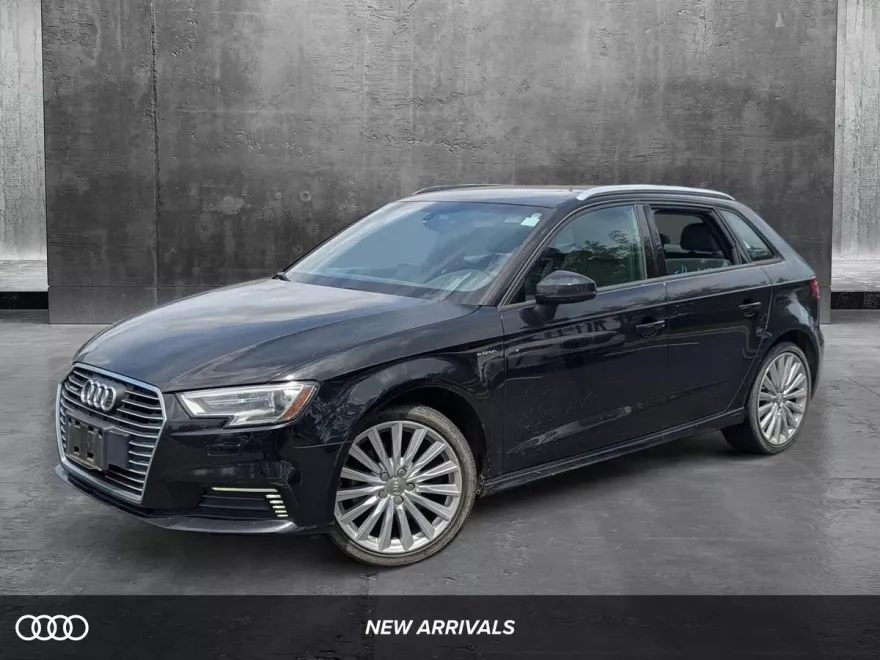2017 Audi A3 E-tron Premium photo 1