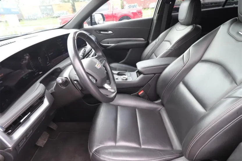 2024 Cadillac XT4 Premium Luxury photo 1