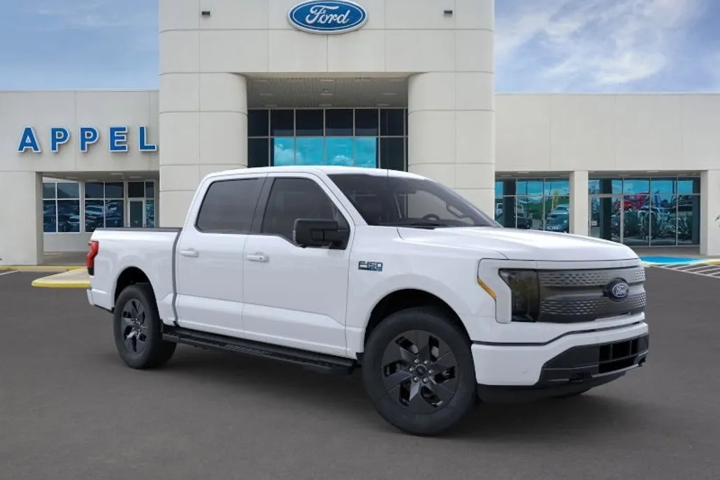 2025 Ford F-150 Lightning photo 1