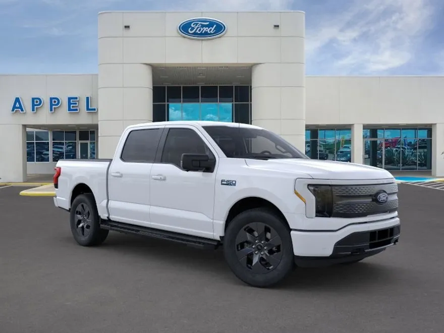 2025 Ford F-150 Lightning photo 1