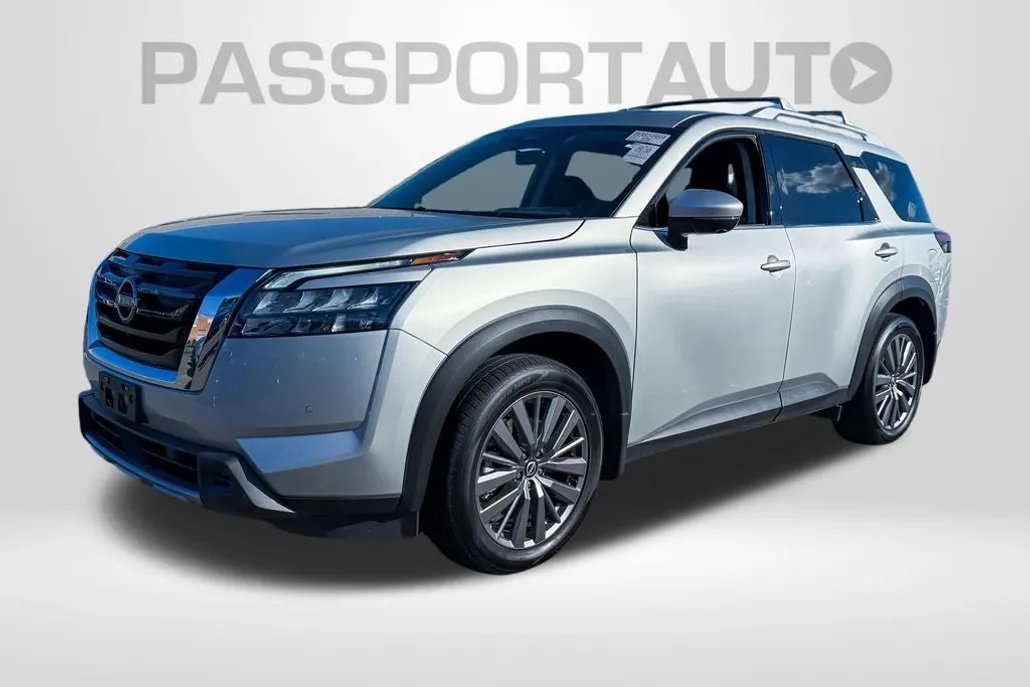 2025 Nissan Pathfinder SL photo 1
