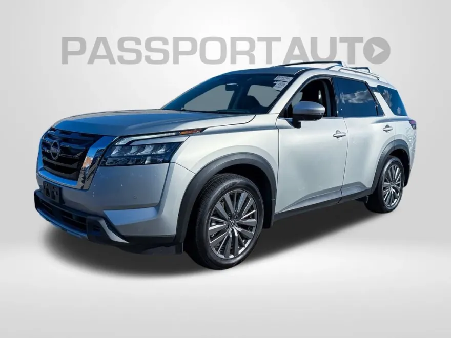 2025 Nissan Pathfinder SL photo 1