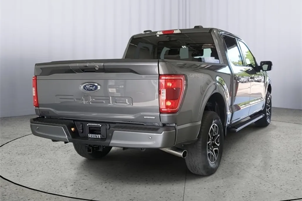 2022 Ford F-150 XLT photo 1