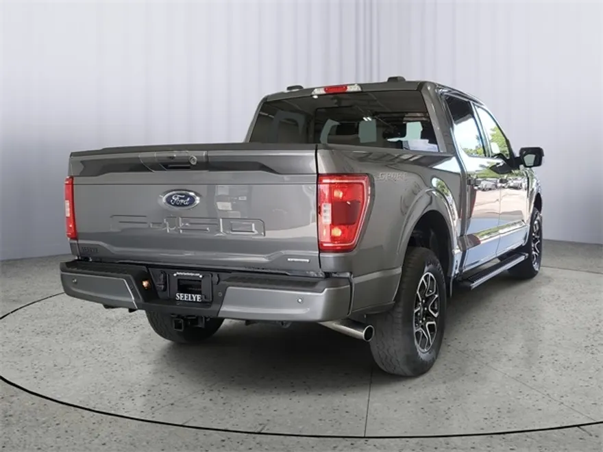 2022 Ford F-150 XLT photo 1