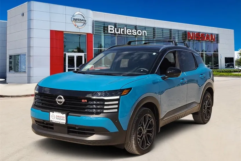 2025 Nissan Kicks SR photo 1