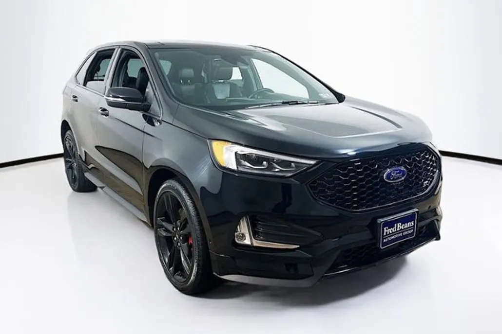 2022 Ford Edge ST photo 1