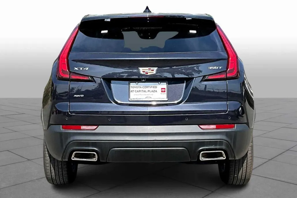 2022 Cadillac XT4 Luxury photo 1