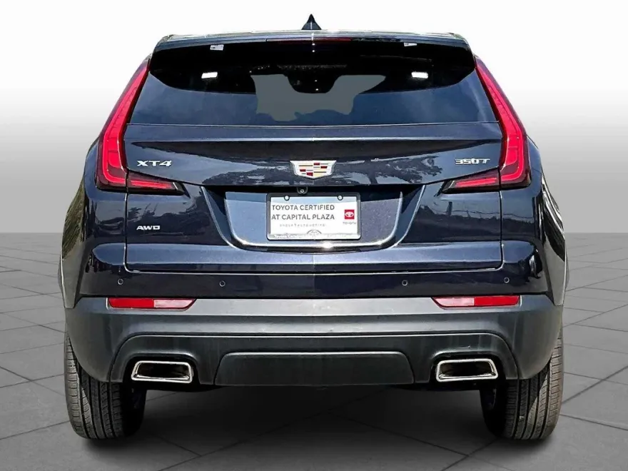 2022 Cadillac XT4 Luxury photo 1