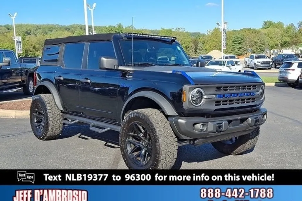 2022 Ford Bronco Black Diamond photo 1