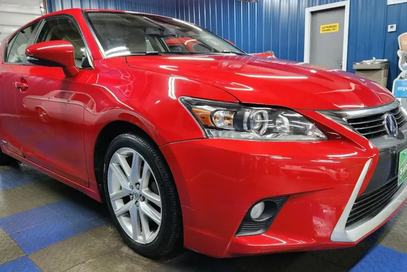 2014 Lexus CT 200h photo 1