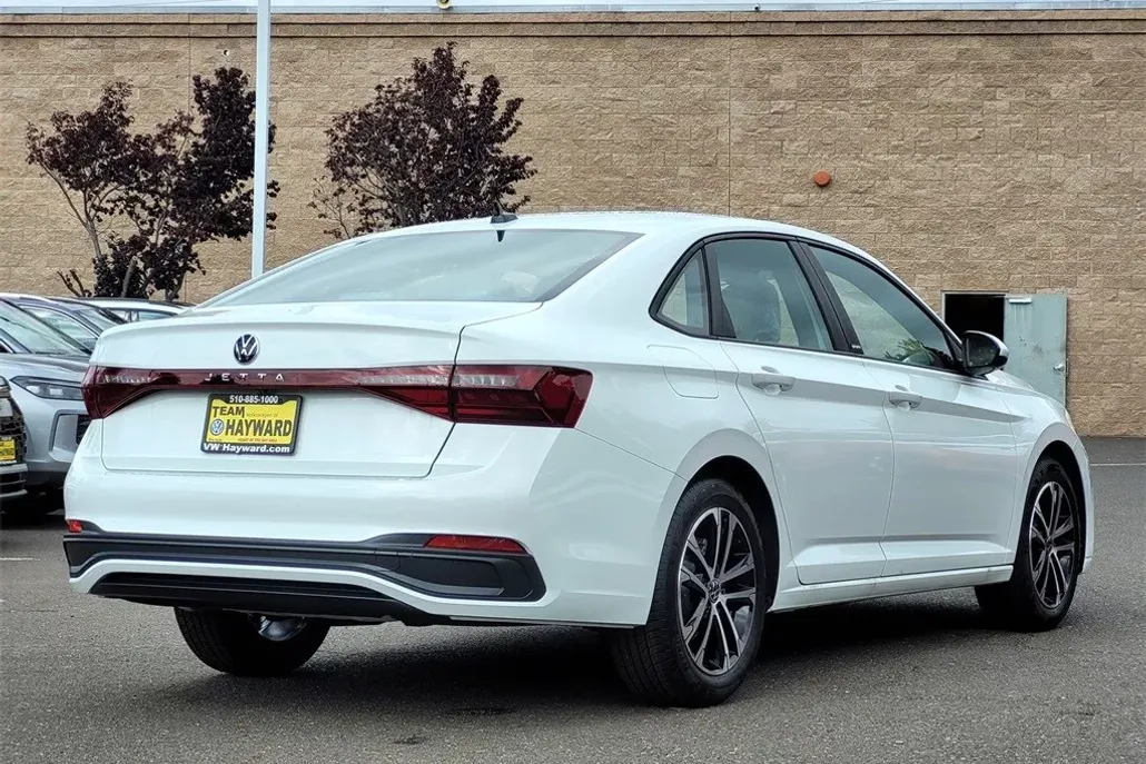 2026 Volkswagen Jetta 1.5T photo 1