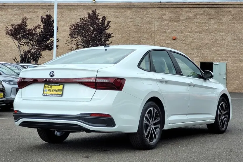 2026 Volkswagen Jetta 1.5T photo 1