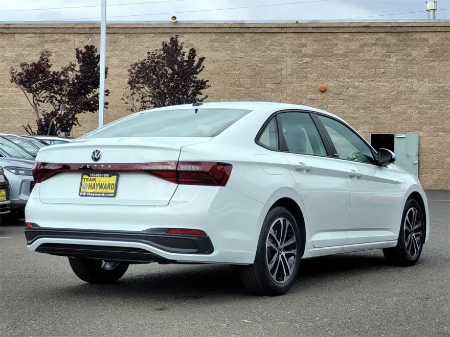 2026 Volkswagen Jetta 1.5T photo 1