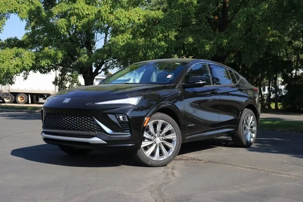 2025 Buick Envista Avenir photo 1