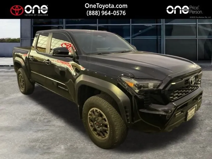 2024 Toyota Tacoma TRD Off-Road photo 1
