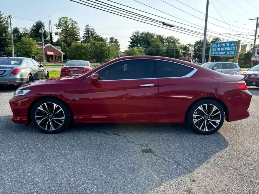 2017 Honda Accord EX photo 1