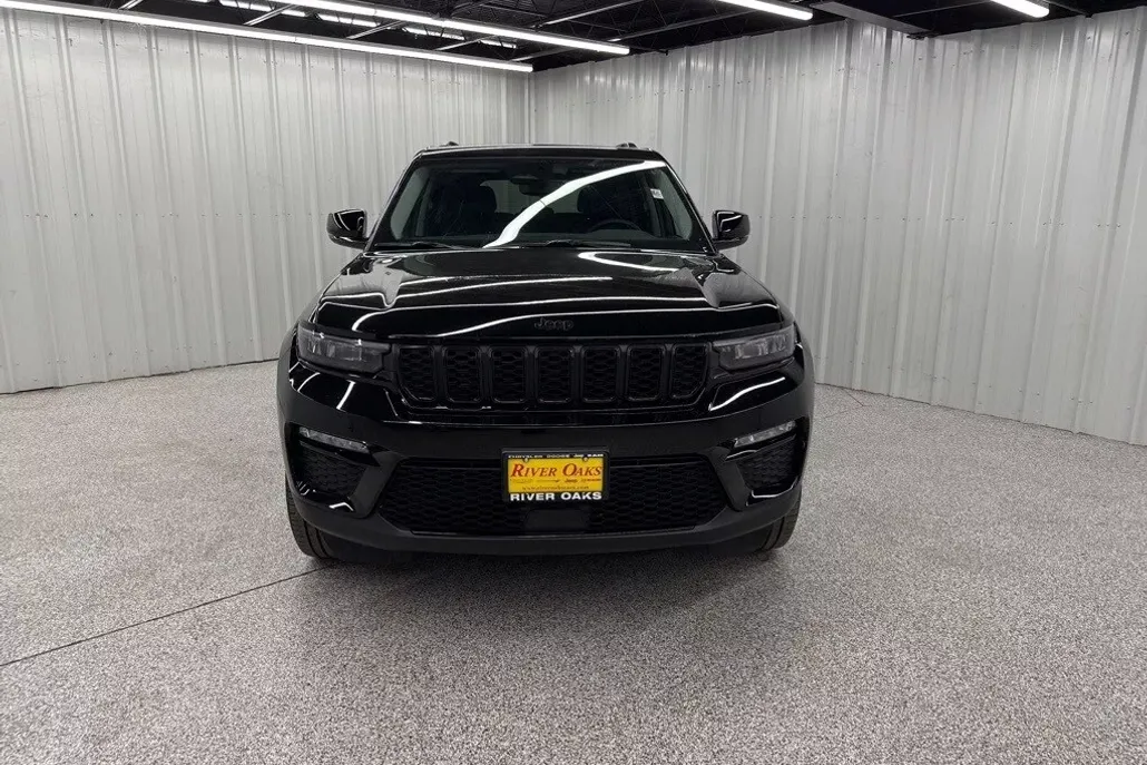 2023 Jeep Grand Cherokee Limited photo 1