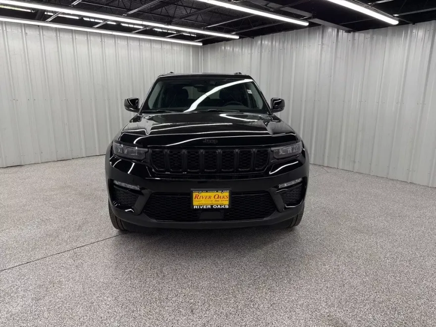2023 Jeep Grand Cherokee Limited photo 1