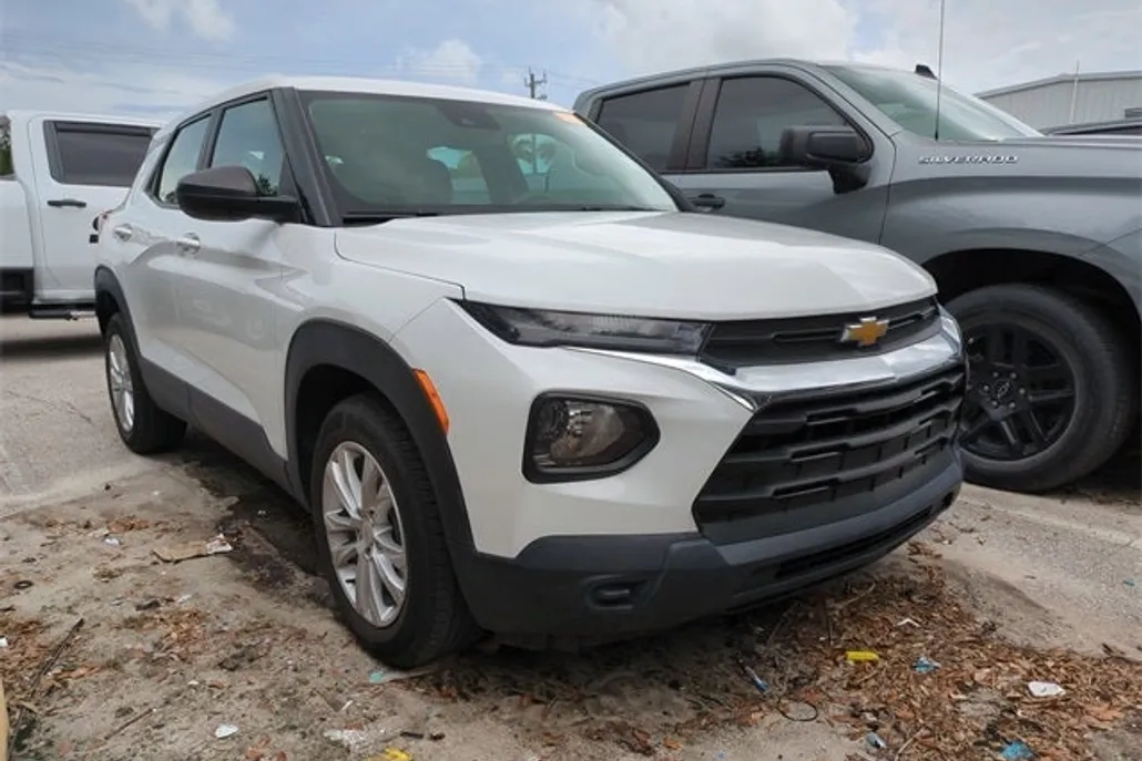 2023 Chevrolet Trailblazer LS photo 1