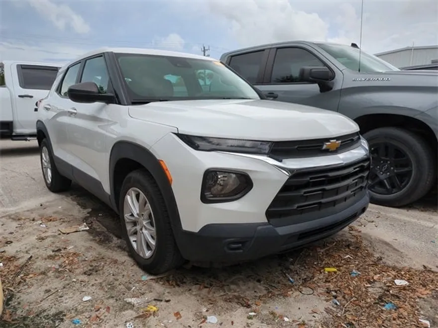 2023 Chevrolet Trailblazer LS photo 1