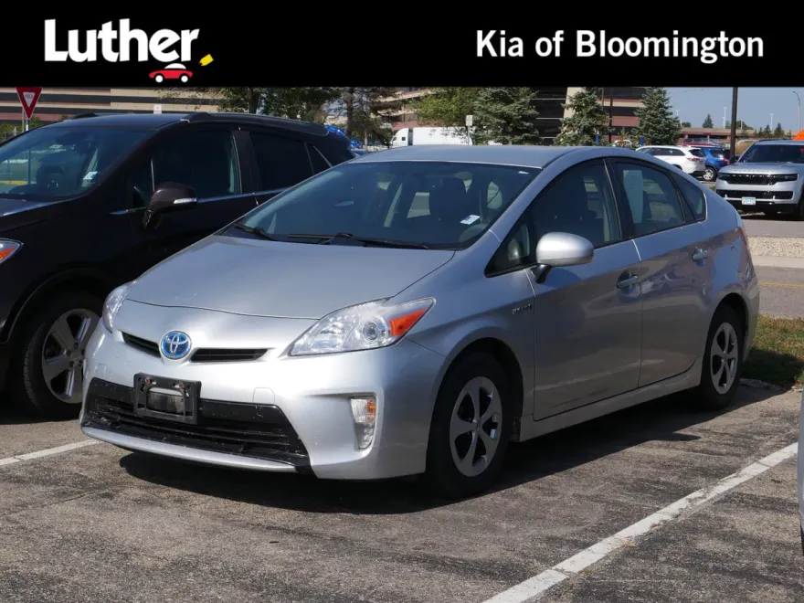 2013 Toyota Prius Four photo 1