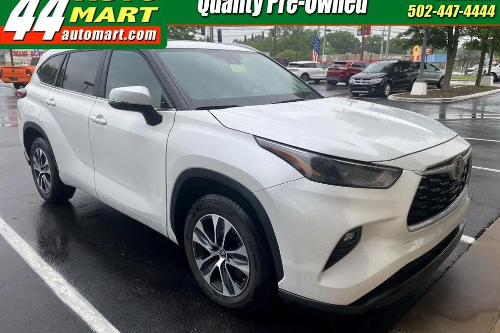 2023 Toyota Highlander XLE photo 1