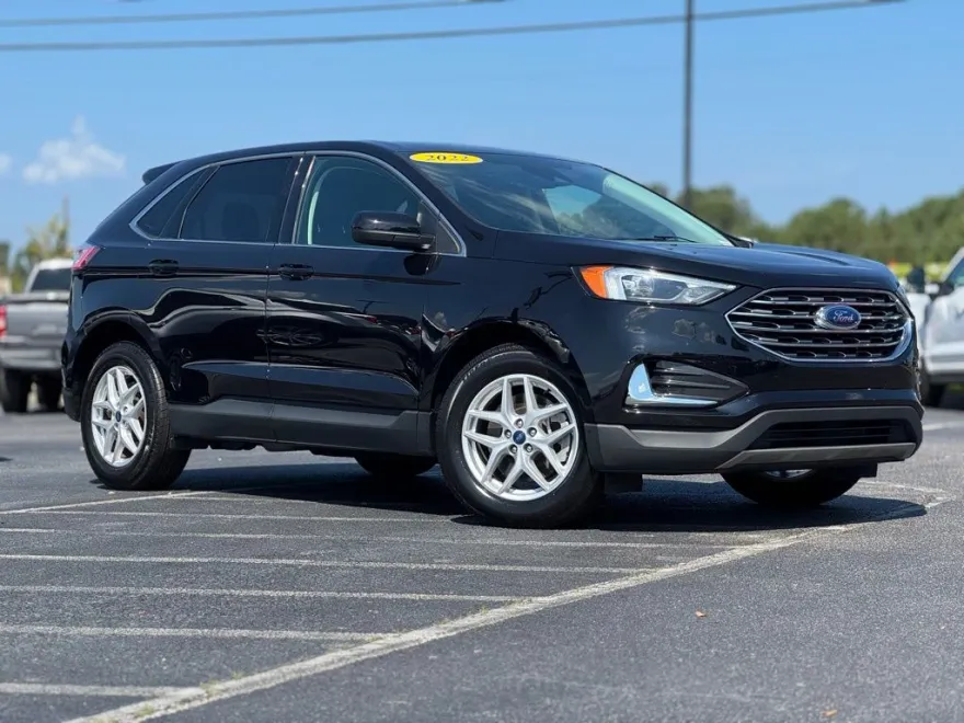 2022 Ford Edge SEL photo 1