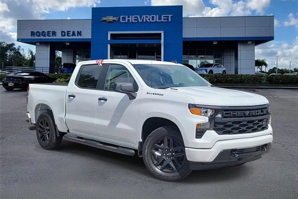 2025 Chevrolet Silverado 1500 Custom photo 1