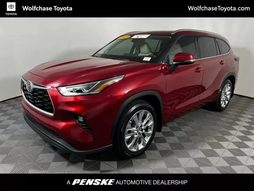 2025 Toyota Highlander Limited photo 1