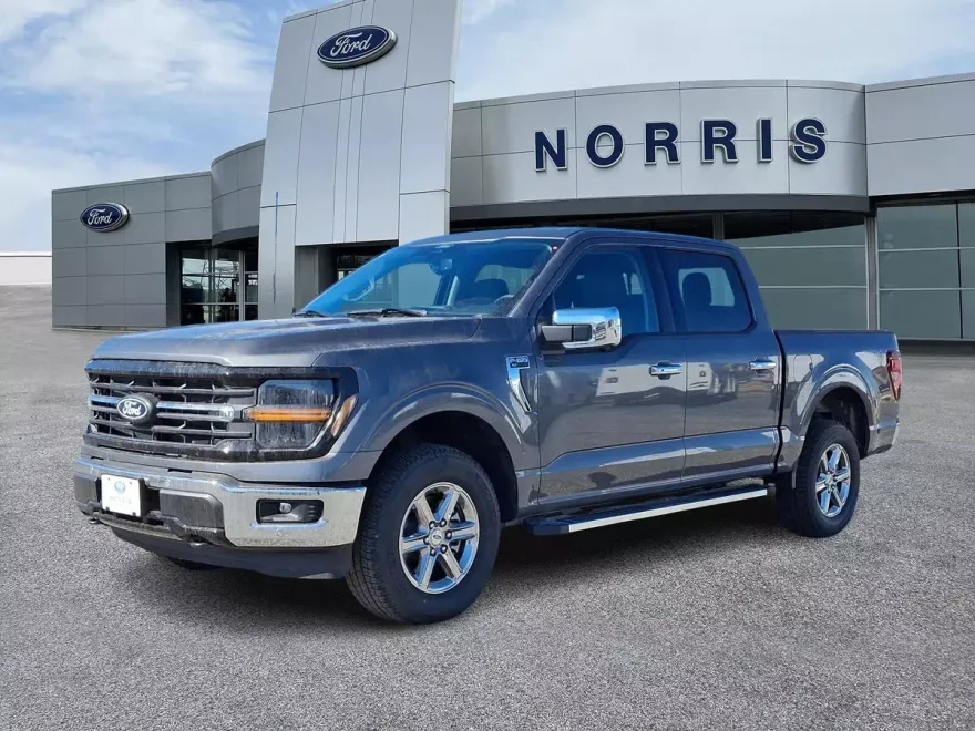 2025 Ford F-150 XLT photo 1
