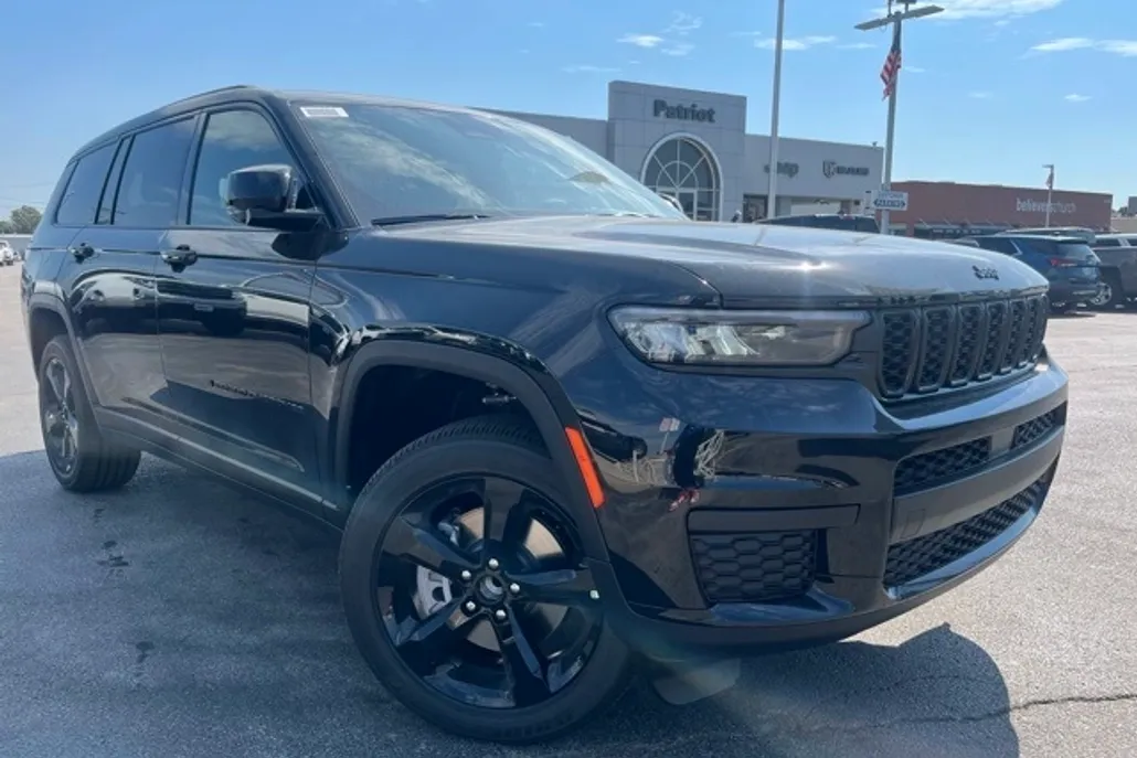 2025 Jeep Grand Cherokee Limited photo 1