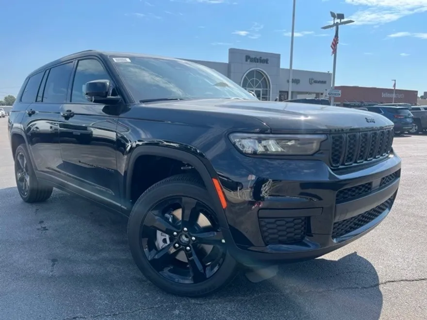 2025 Jeep Grand Cherokee Limited photo 1
