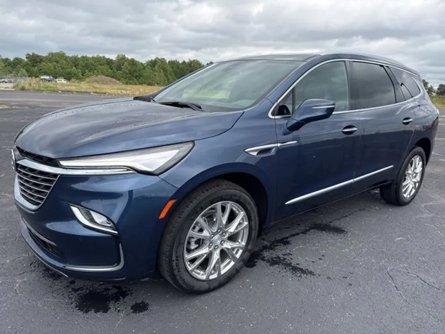 2022 Buick Enclave Essence photo 1