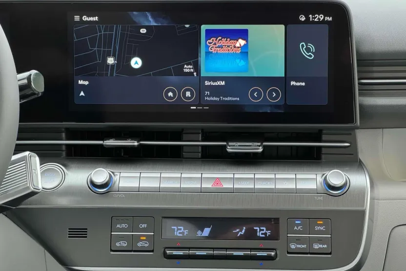 2025 Hyundai Kona SEL photo 1