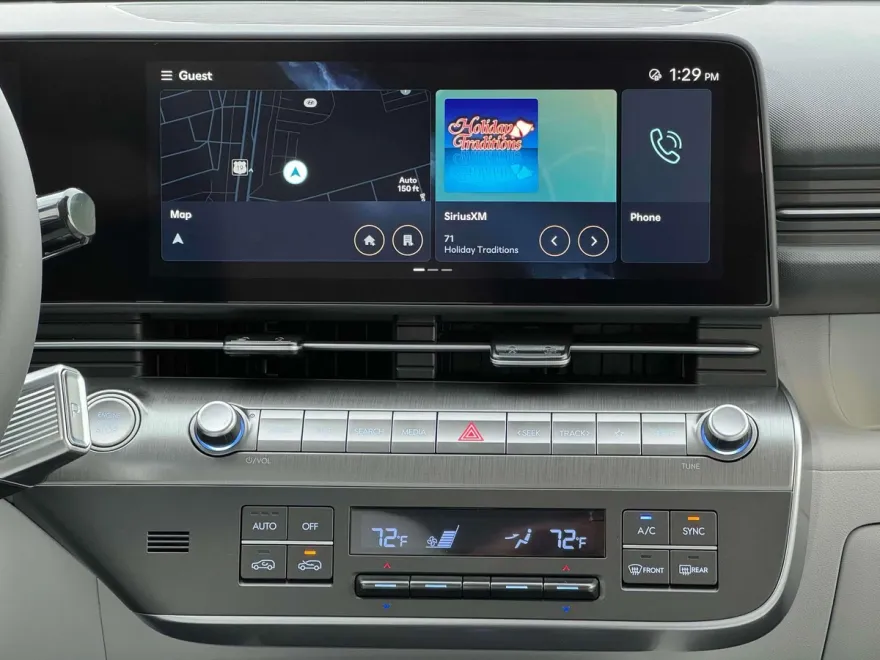 2025 Hyundai Kona SEL photo 1