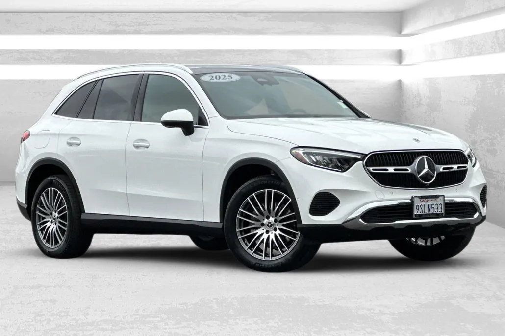 2025 Mercedes Benz GLC 300 photo 1
