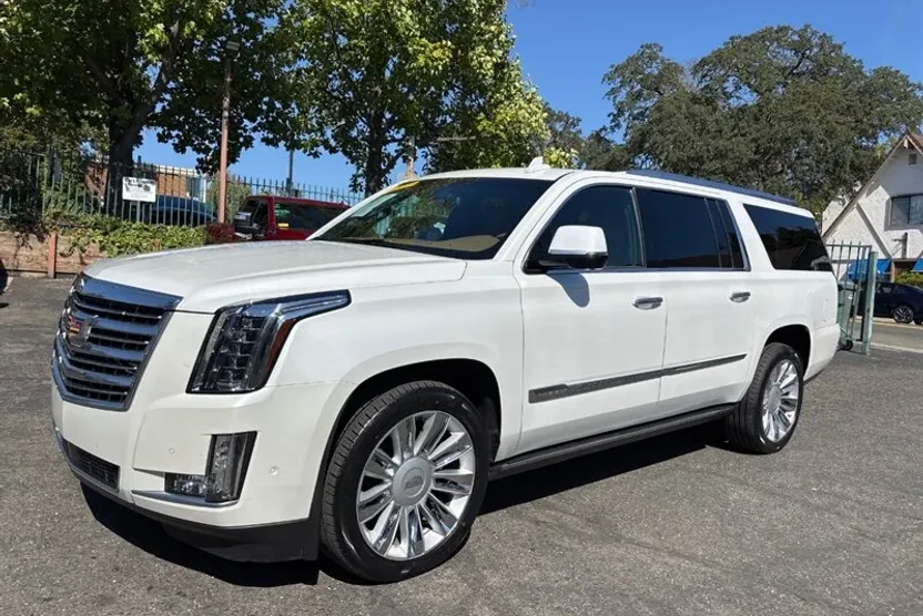 2017 Cadillac Escalade ESV Platinum photo 1