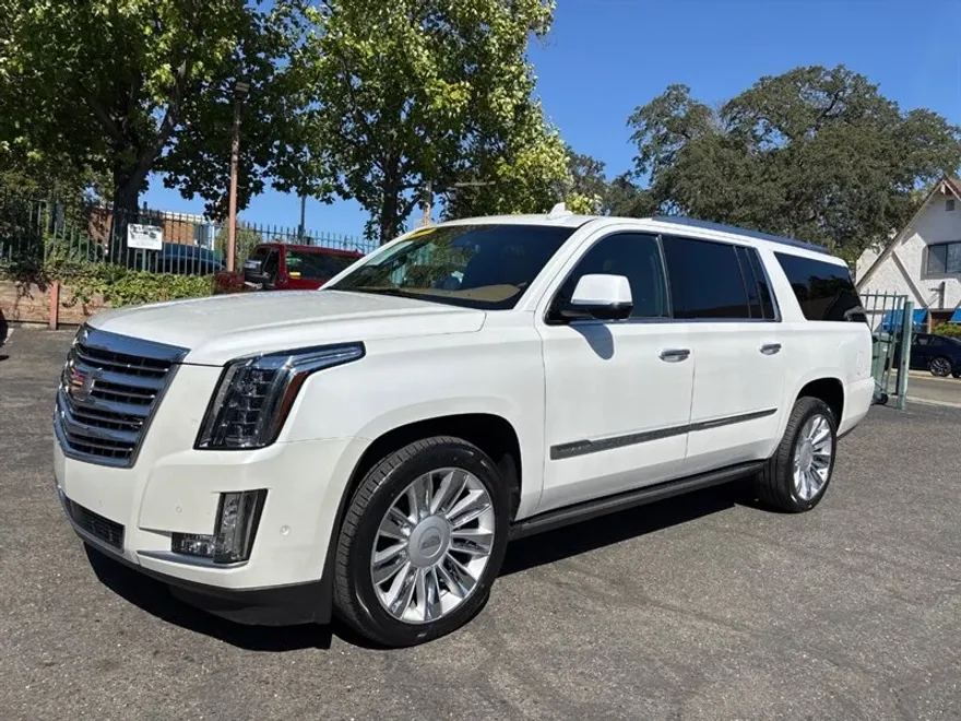 2017 Cadillac Escalade ESV Platinum photo 1