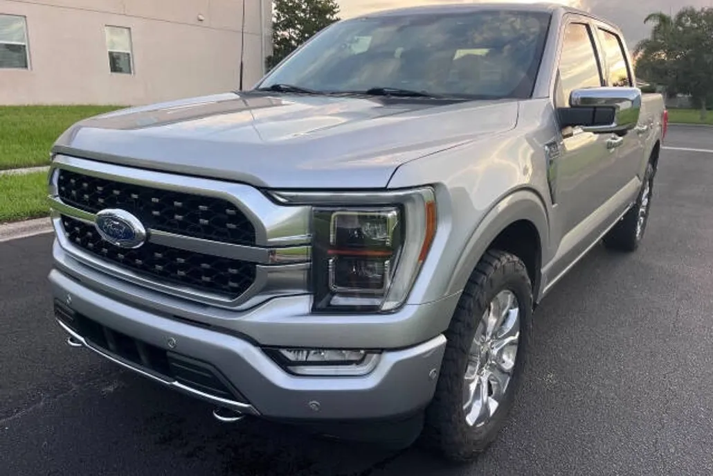 2022 Ford F-150 Platinum photo 1