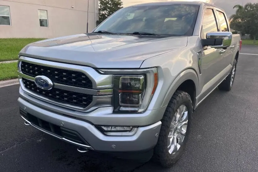 2022 Ford F-150 Platinum photo 1