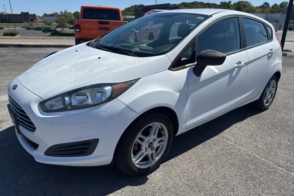 2017 Ford Fiesta SE photo 1