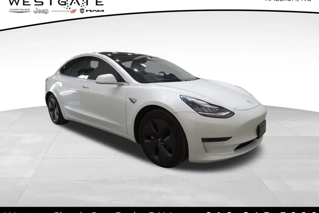 2020 Tesla Model 3 Long Range photo 1